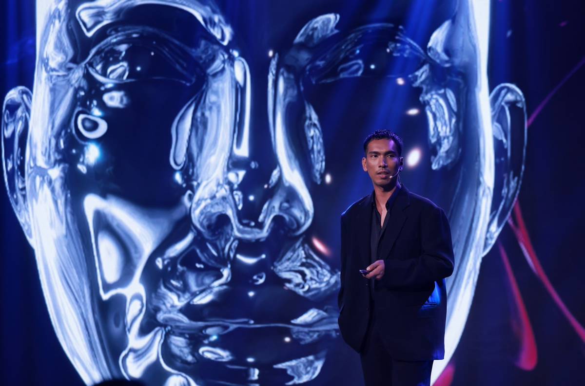 เปิดรันเวย์! THAI SUPERMODEL 2024  สุดว้าวกับ 3 รุ่นพี่เจ้าของตำแหน่ง THAI SUPERMODEL ในตำนาน